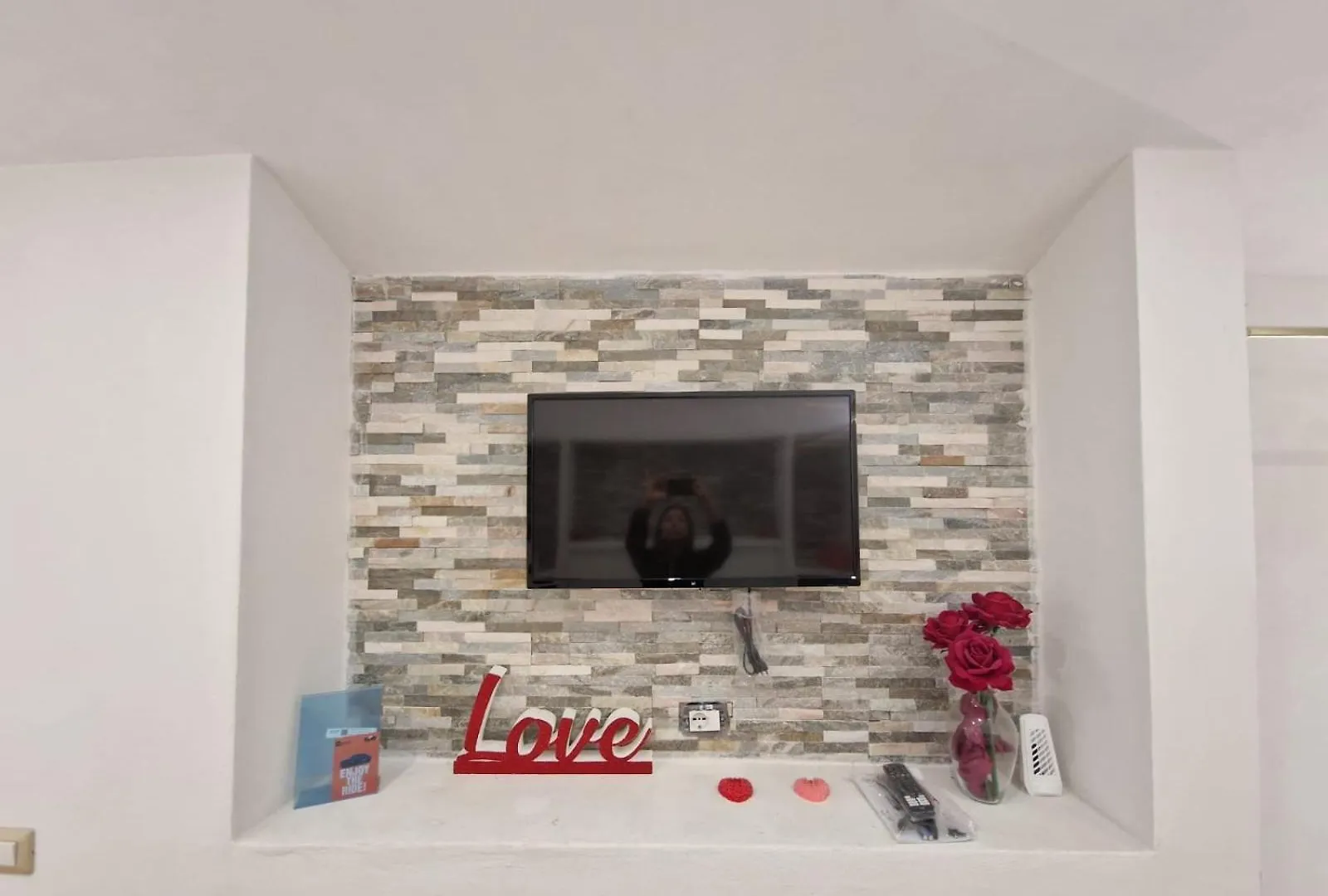 The Love Basement 0*, Roma İtalya